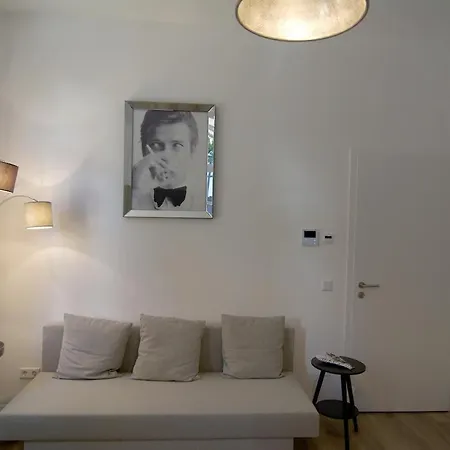Lintorf Living - Stylish Old Building Near Duesseldorf Appartement
