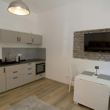 Lintorf Living - Stylish Old Building Near Duesseldorf Ratingen